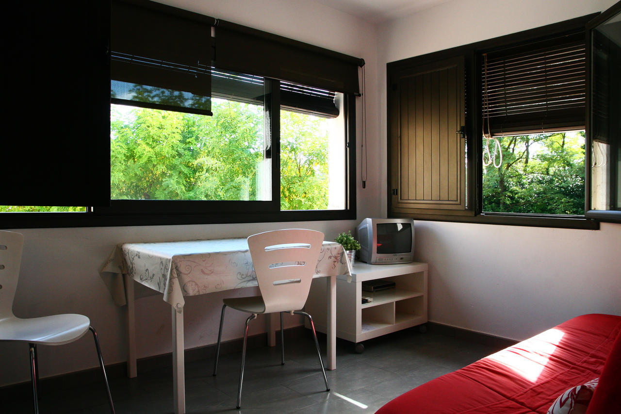 Carmelita Aparthotel Sant Privat de Bas Room photo
